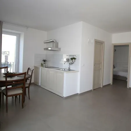 ベッド・アンド・ブレックファスト Don Alfredo 4*